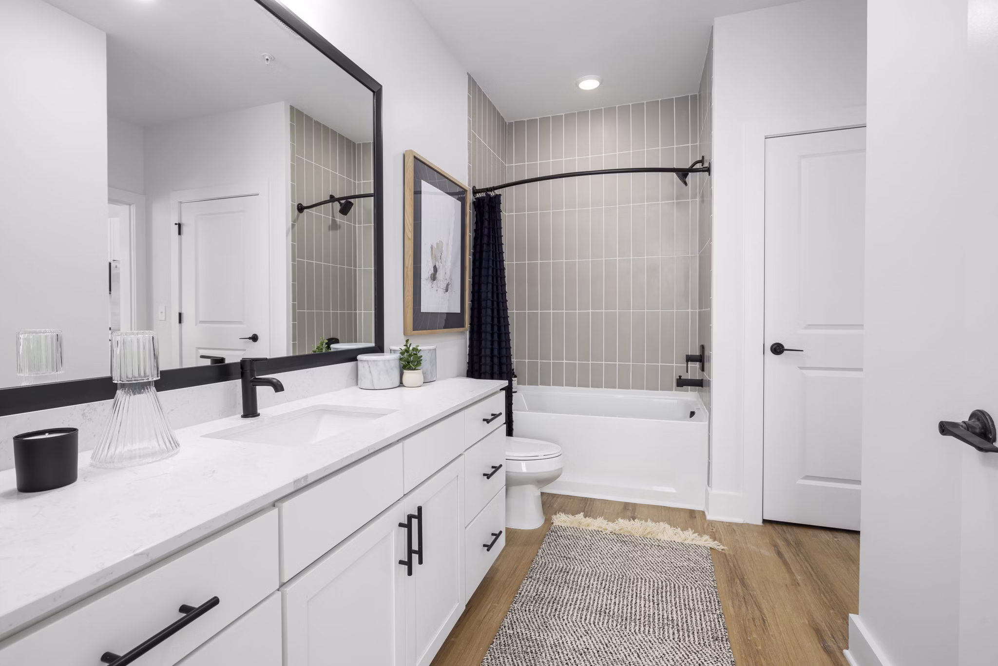 Spacious bathroom with modern fixtures at The Lindley at Grove 98 Apartments