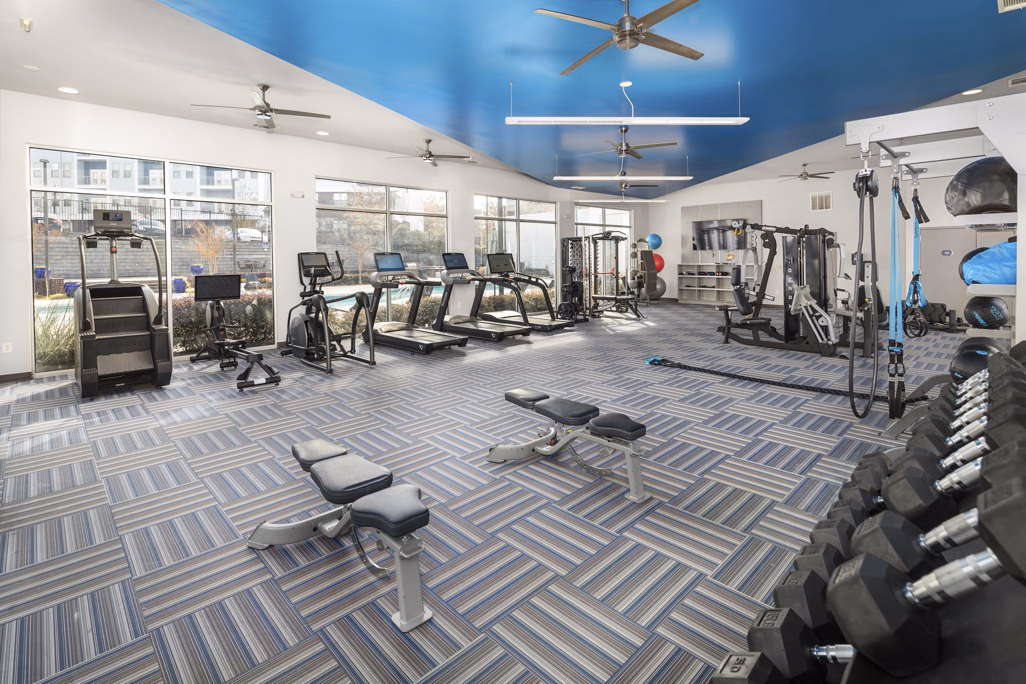 fitness center at 550 Northridge Apartments