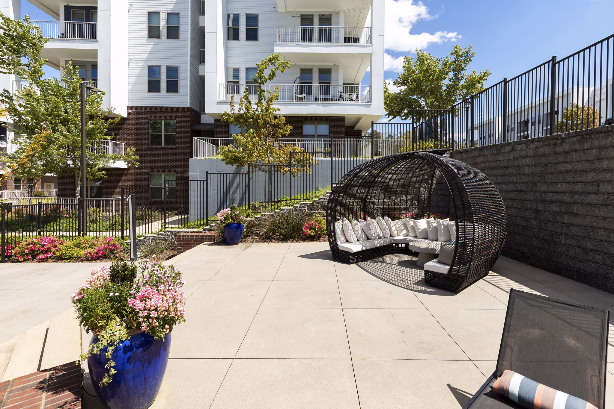 patio at 550 Northridge Apartments
