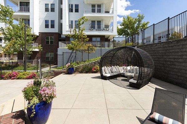 fire pit/patio at 550 Northridge Apartments