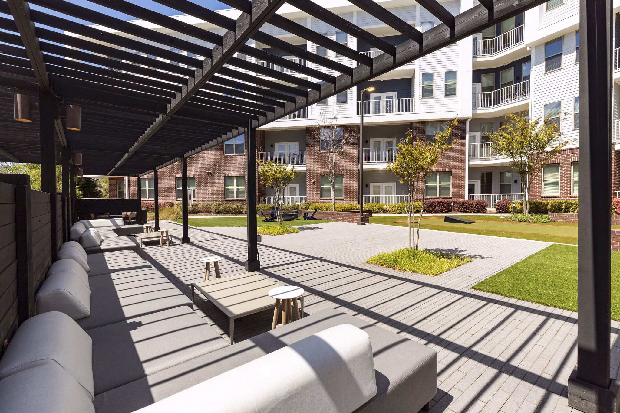 patio at 550 Northridge Apartments