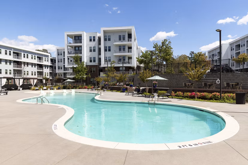 pool at 550 Northridge Apartments