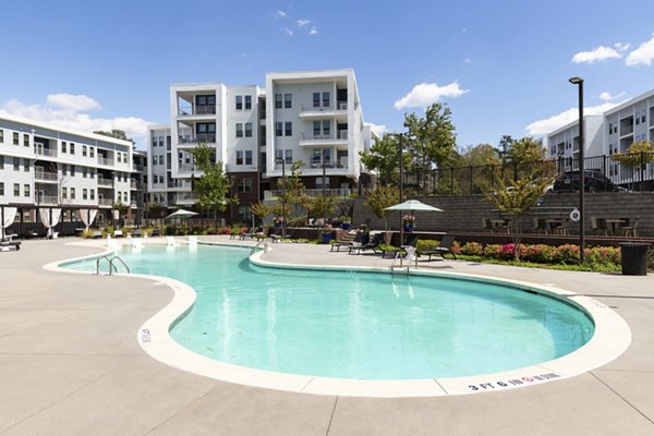 pool at 550 Northridge Apartments