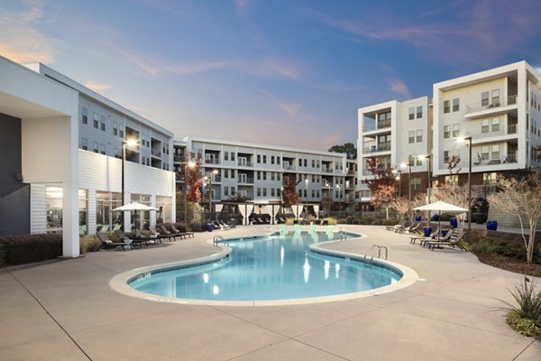 pool at 550 Northridge Apartments