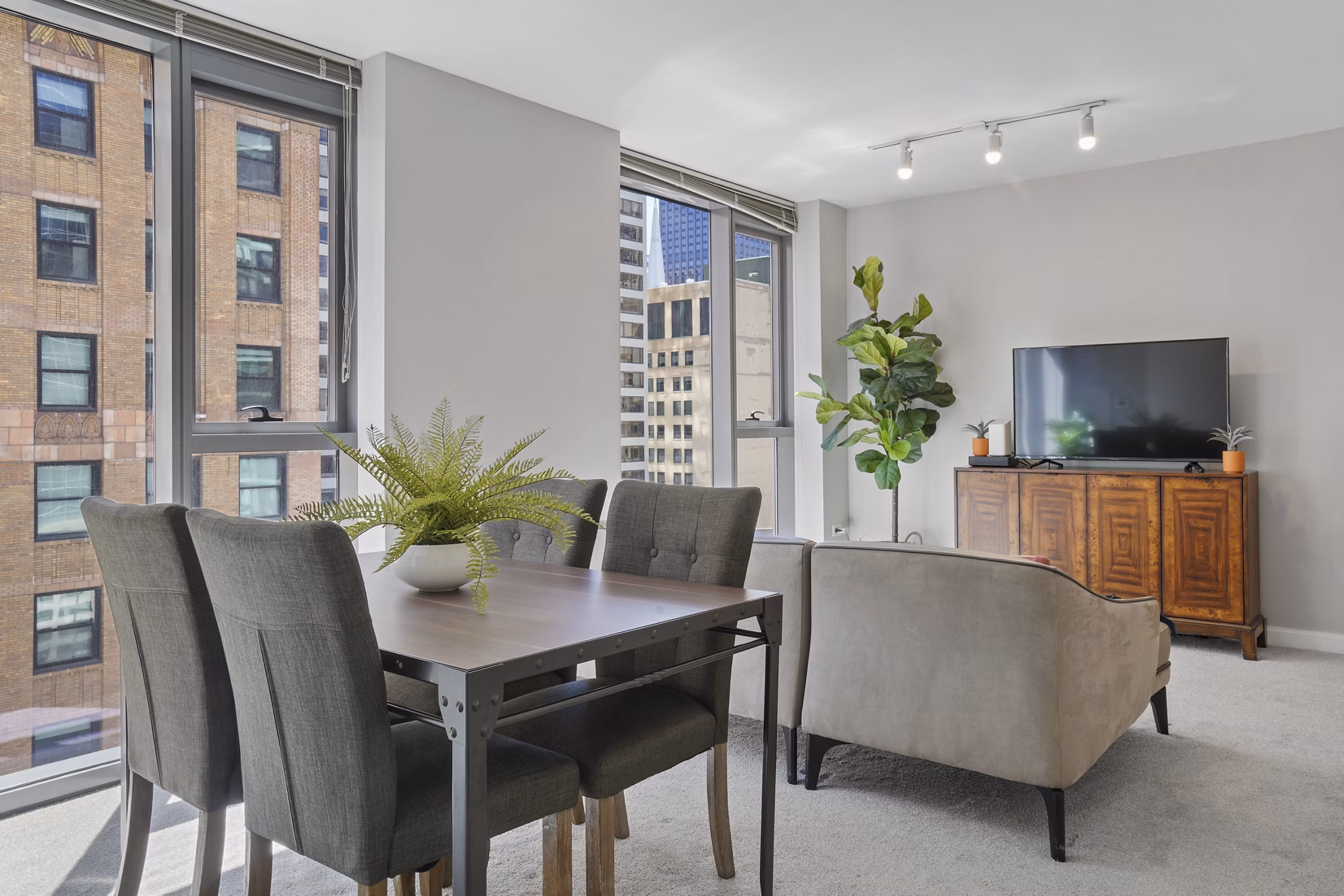 dining room at Lake & Wells Apartments