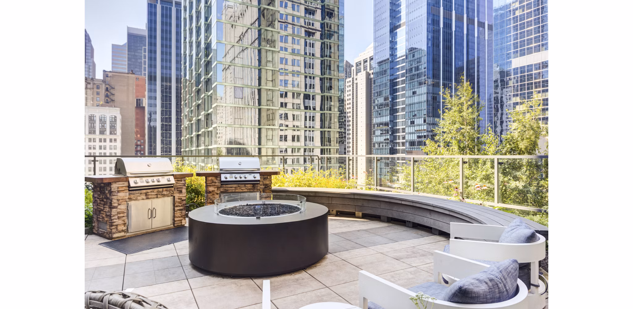 patio at Lake & Wells Apartments 