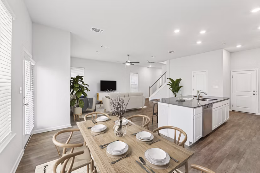 dining room at The Oaks on Chisholm Trail Apartments
