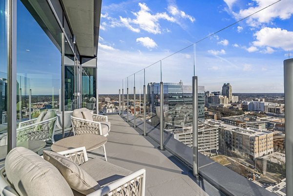 patio at 400H Apartments