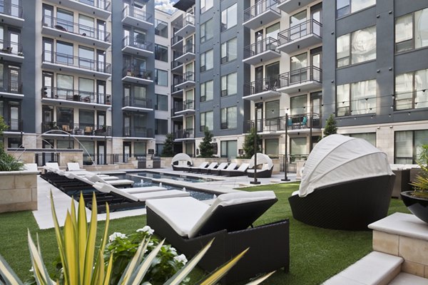 Courtyard view with lush greenery at Echo Apartments