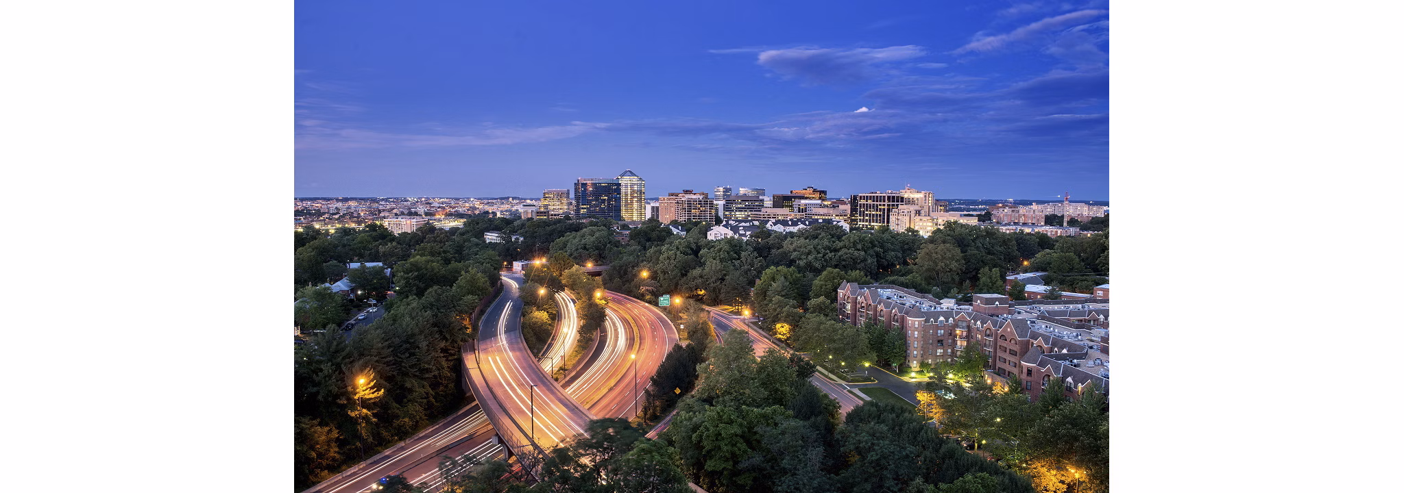 Verde Pointe: View of luxury apartments with modern architecture in Atlanta