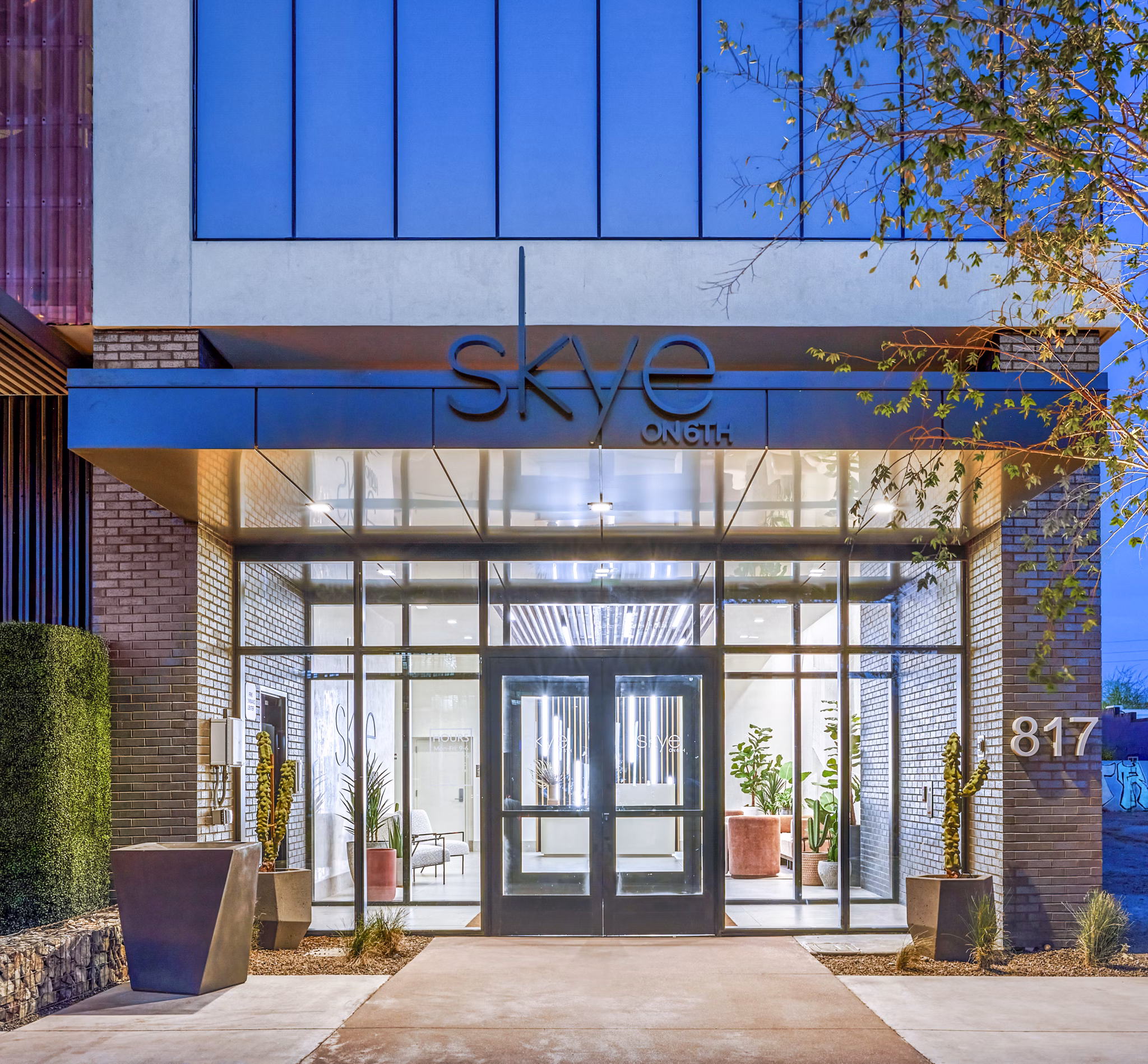 Skye on 6th Apartments: Elegant building in central Phoenix, offering luxury living and modern amenities