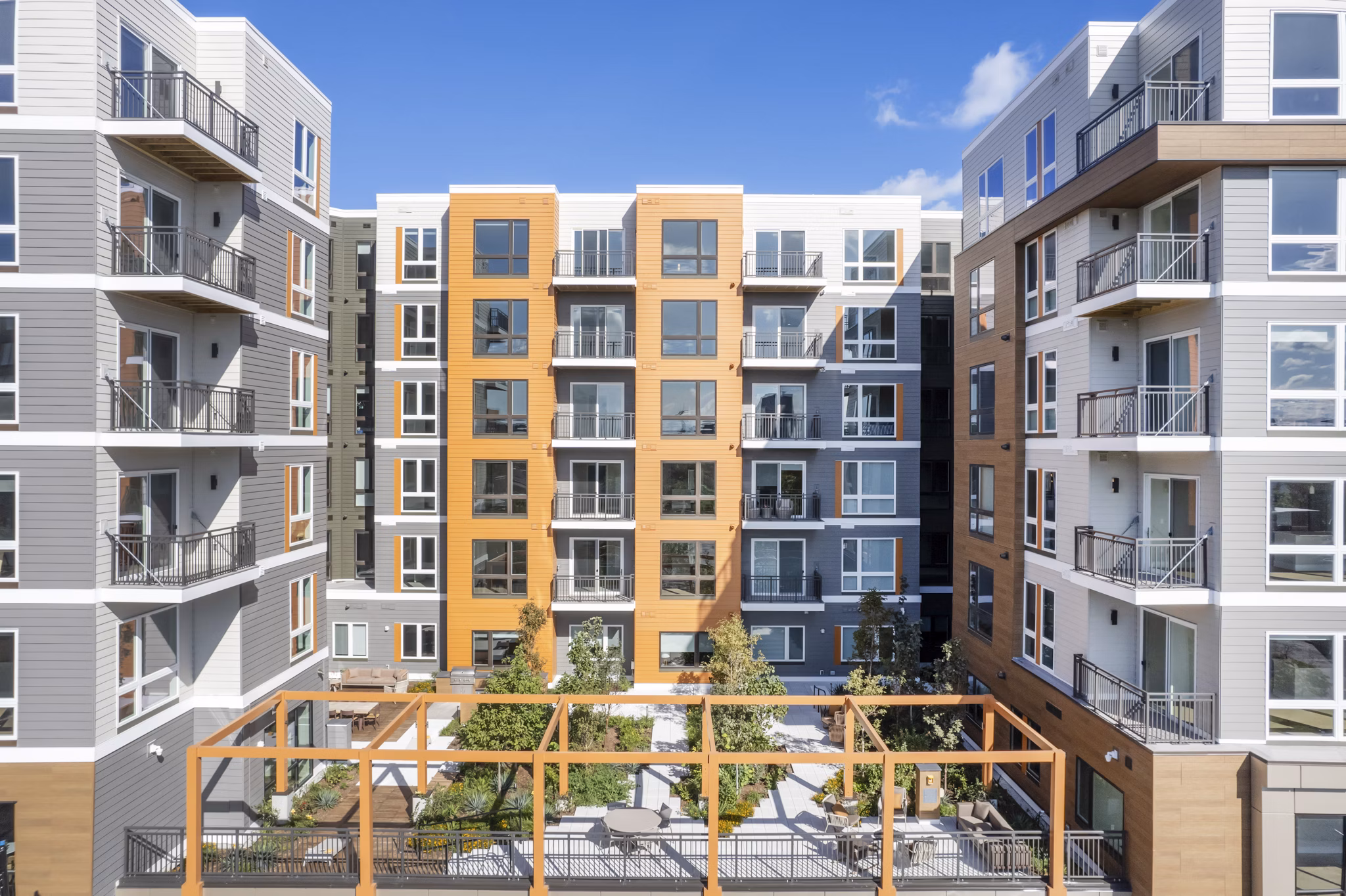 Arris Apartments: Luxury modern apartment in vibrant city setting
