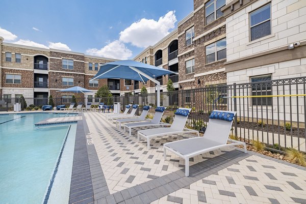 pool at Brea Frisco Apartments 