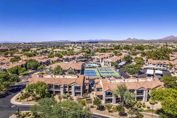 Hideaway North Scottsdale: Luxury apartment with modern design elements in a serene North Scottsdale neighborhood
