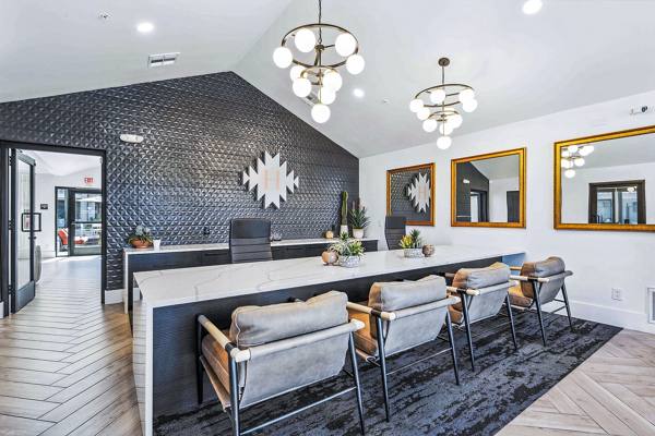 clubhouse at Hideaway North Scottsdale Apartments