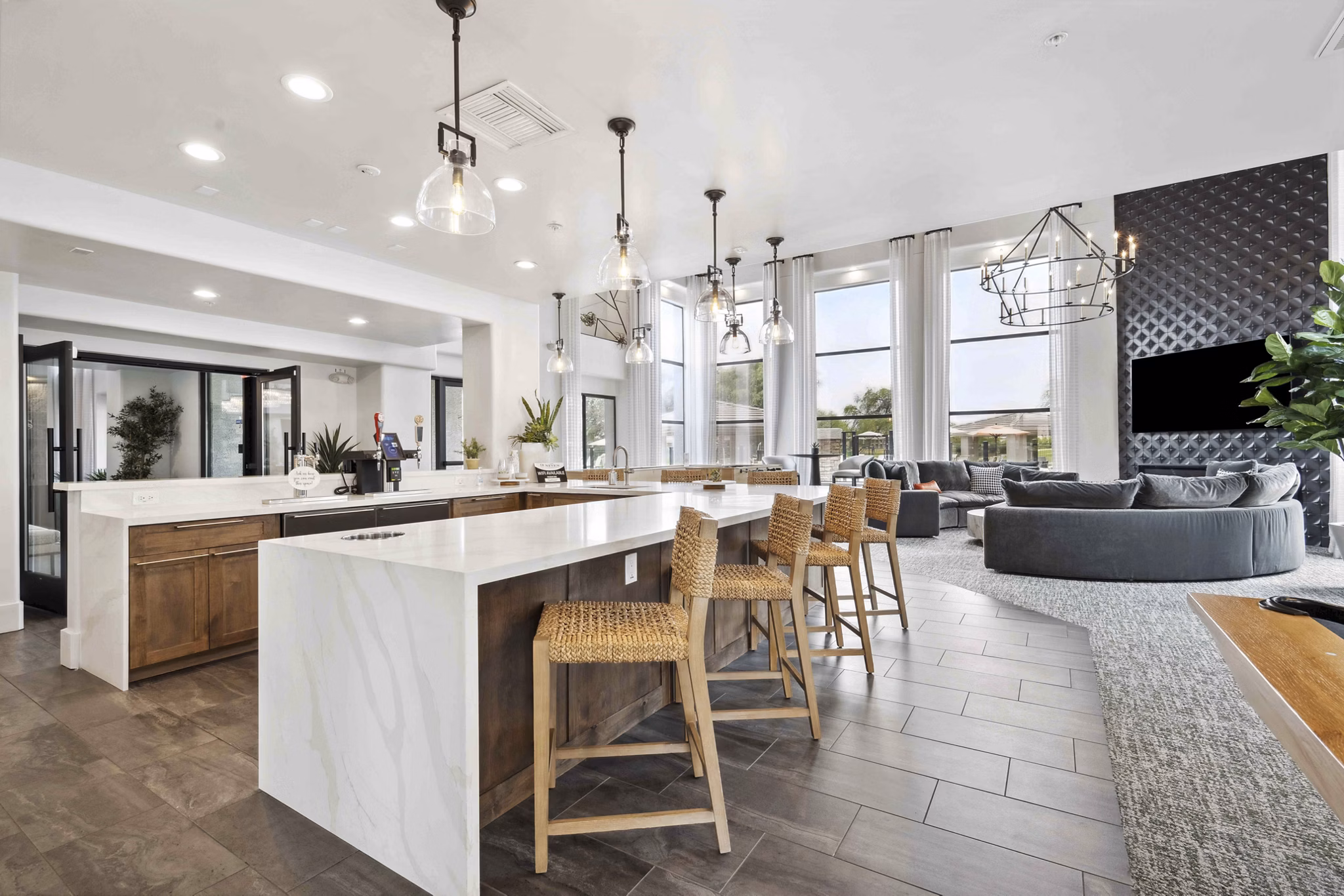 Nines at Kierland Apartments: Elegant clubhouse with modern design and luxury finishes, perfect for hosting events and gatherings in Scottsdale