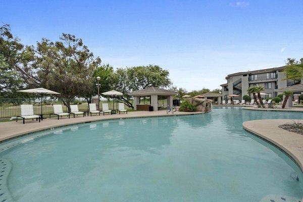 pool at Nines at Kierland Apartments