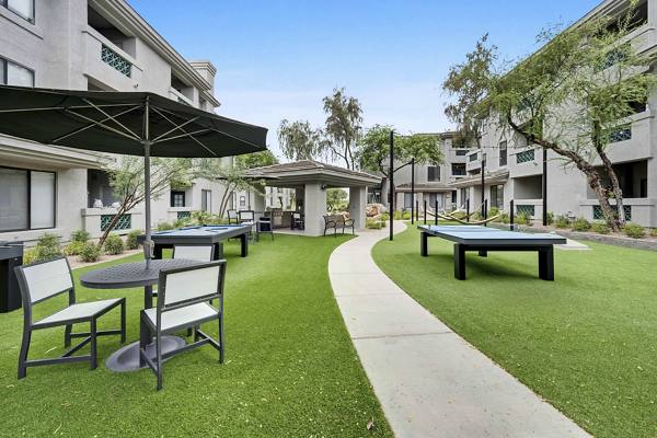 grill area at Nines at Kierland Apartments
