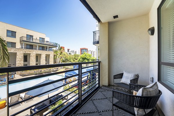 patio at Ariva Apartments