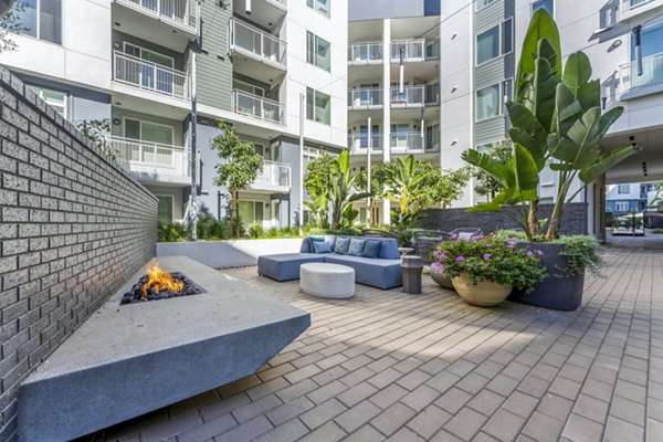 fire pit/patio at Vive Luxe Apartments