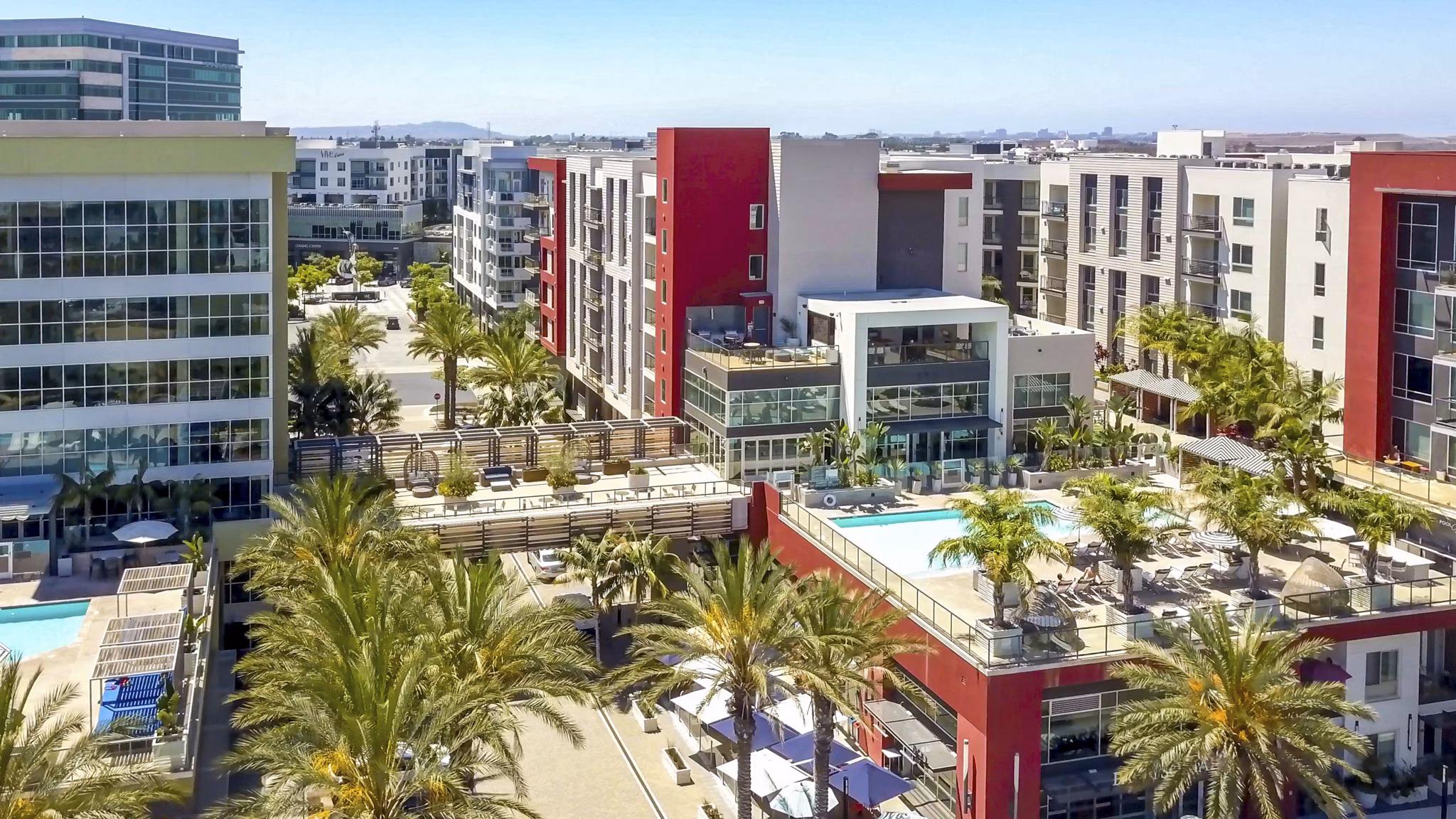 building/exterior at Vive on the Park Apartments