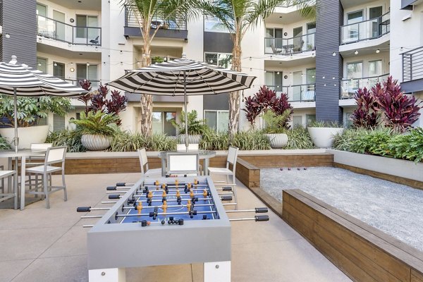 recreational area/patio at Vive on the Park Apartments