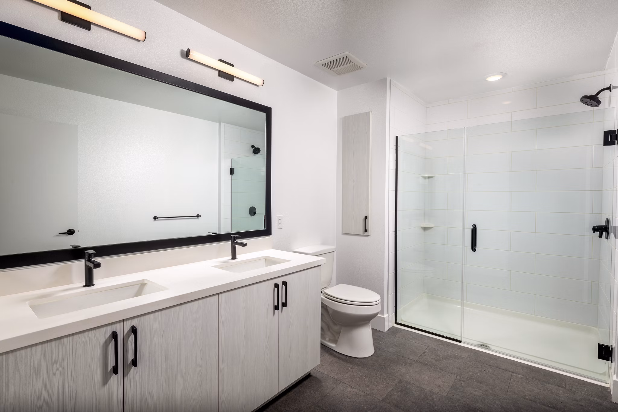 Luxury bathroom with sleek finishes at Vora Lux Apartments
