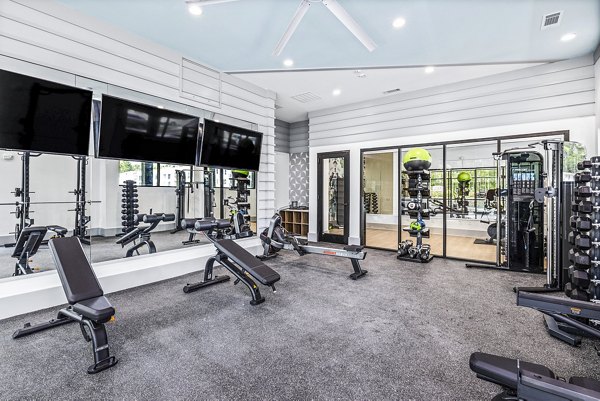 fitness center at Everly on 401 Apartments
