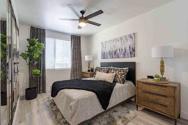 bedroom at Slate Scottsdale Apartments