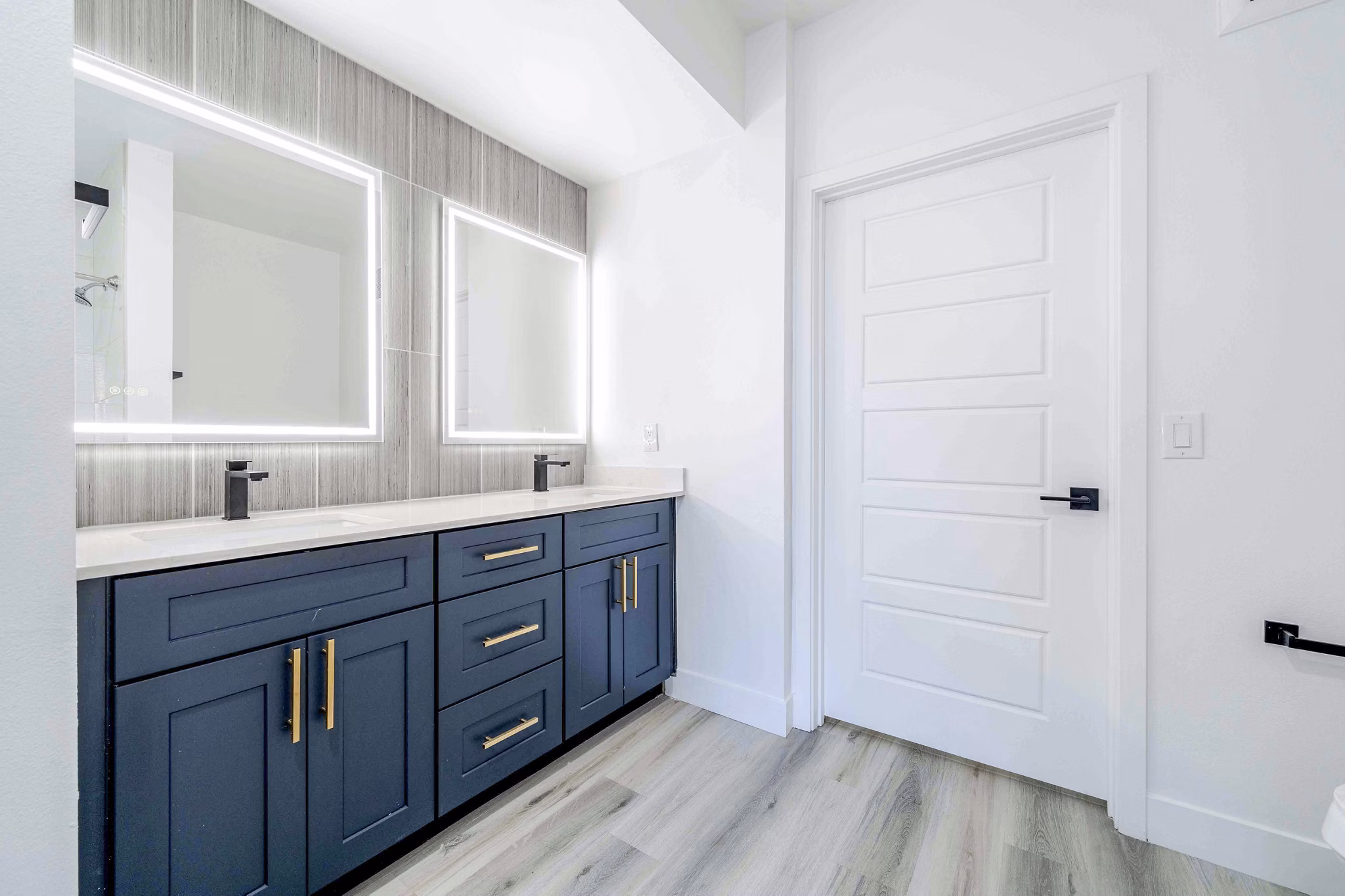 Modern bathroom with sleek fixtures at Slate Scottsdale Apartments, luxurious living in Arizona