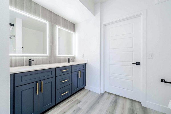 bathroom at  Slate Scottsdale Apartments