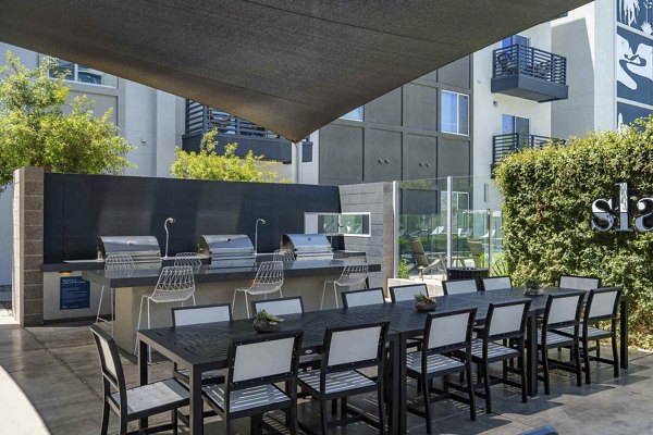 grill area at Slate Scottsdale Apartments