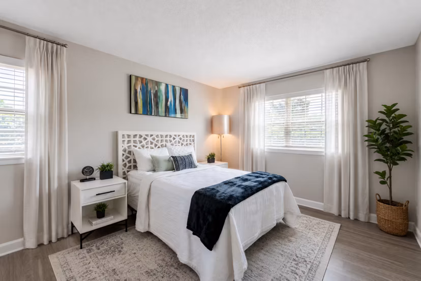 bedroom at Collins Crossing Apartments 