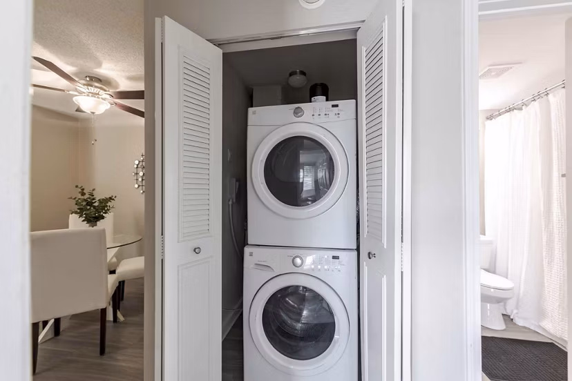 laundry facility at Collins Crossing Apartments 