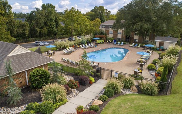 Pool at Collins Crossing Apartments: Luxury outdoor swimming at Greystar's modern complex