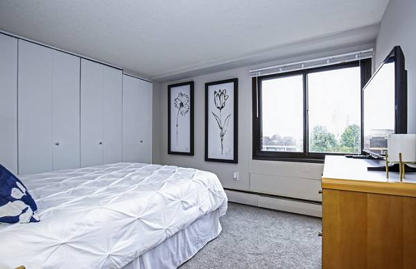 bedroom at 215 Oak Grove Apartments
