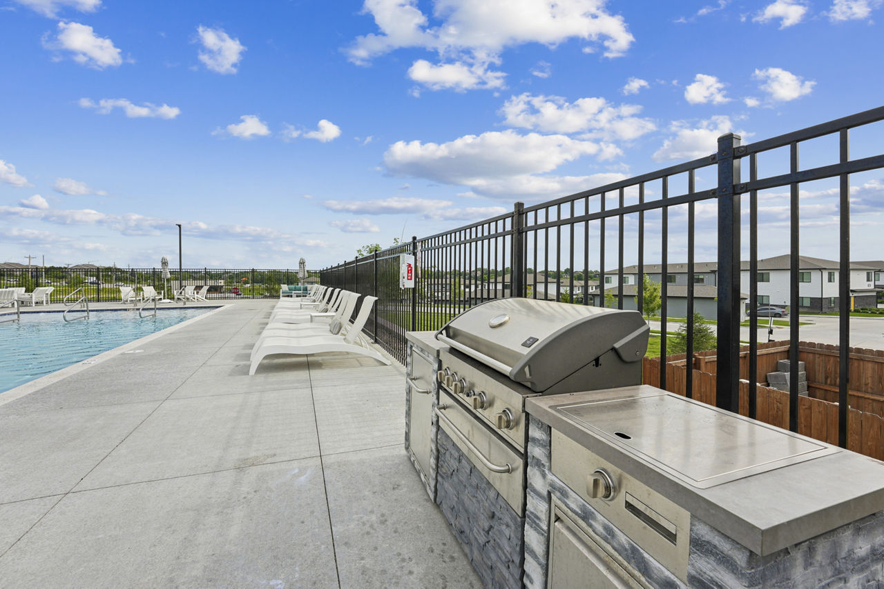 Grill area at Allora 168