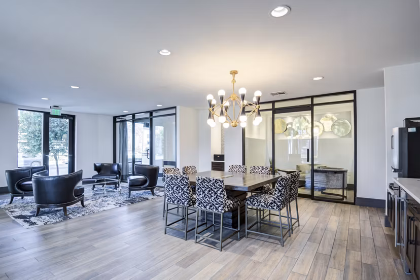 clubhouse at The Laurel Preston Hollow Apartments