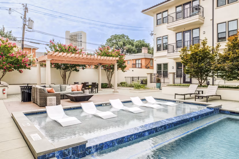 pool at The Laurel Preston Hollow Apartments