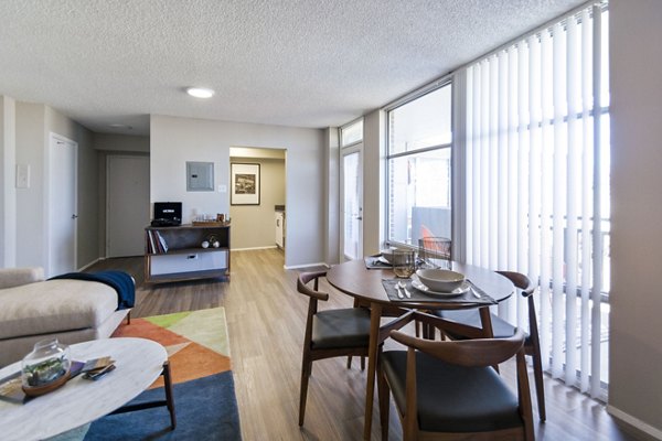 dining room at the Vesty Park Flats