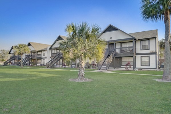 Castilian Apartments: Elegant at luxury apartments in vibrant Austin neighborhood