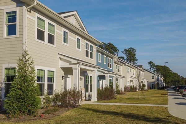 exterior at Riverwood Apartments