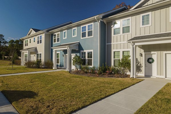 exterior at Riverwood Apartments