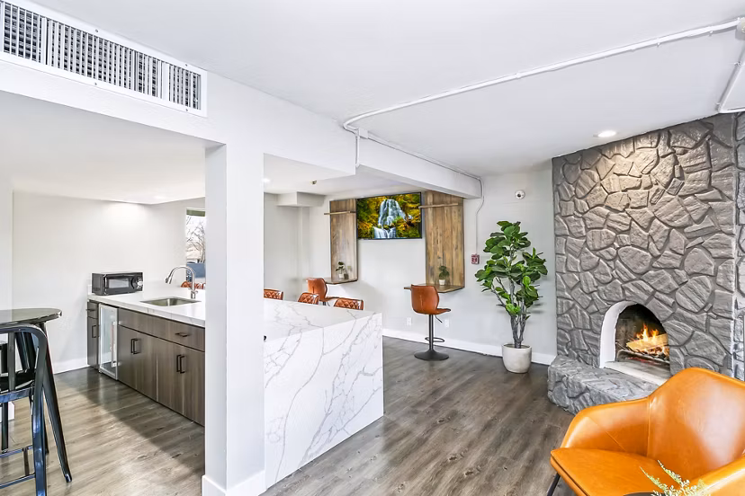 Tesota Morningside Apartments: Modern clubhouse featuring a lounge and community space