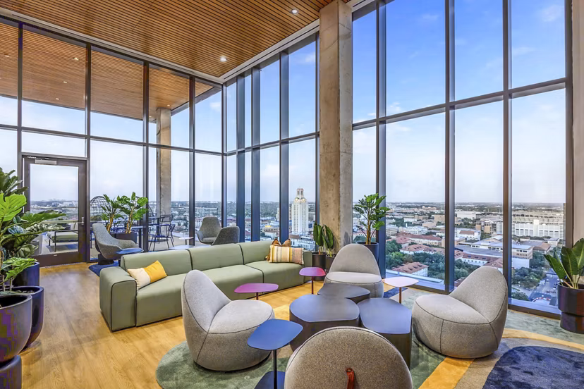 clubhouse at Union on San Antonio Apartments