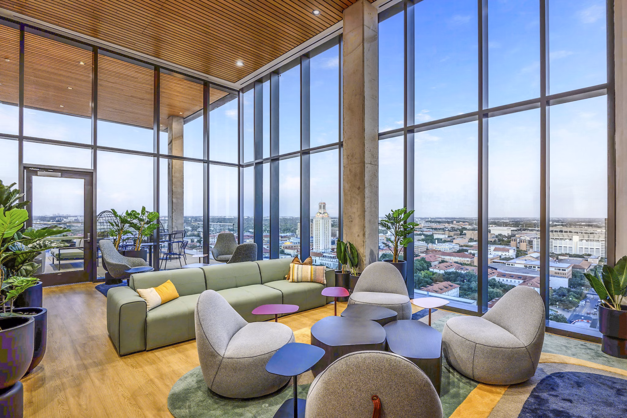 clubhouse at Union on San Antonio Apartments