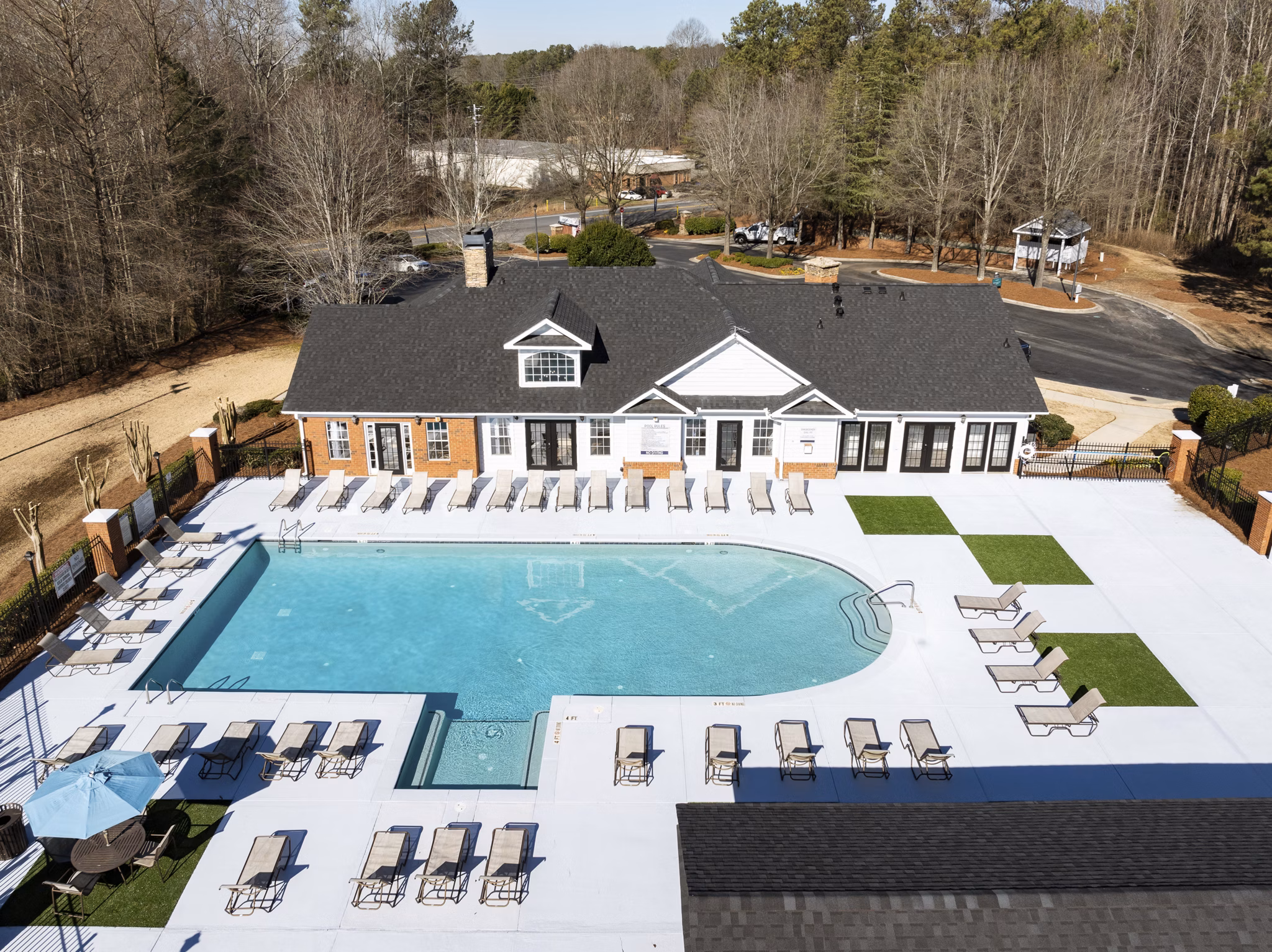 pool at Landings at Sweetwater Creek Apartments