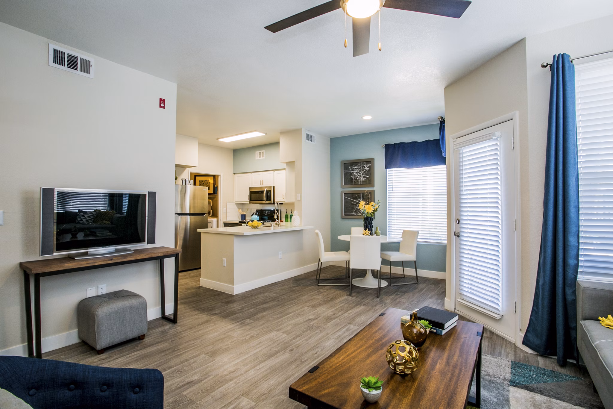 living room at The Layne at Peccole Ranch Apartments 