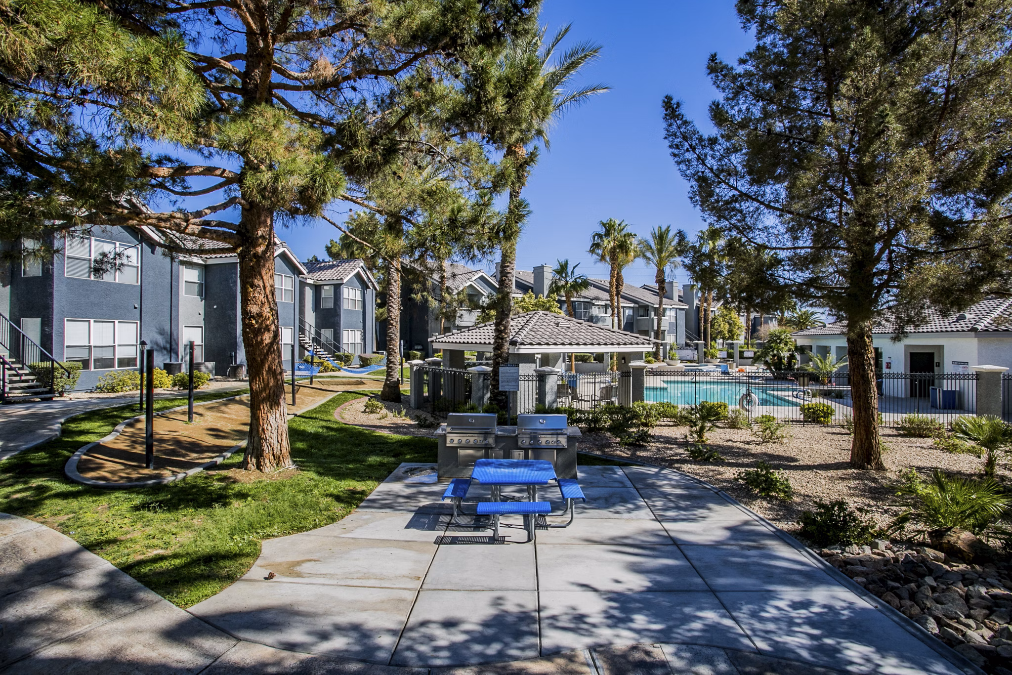 grill area at The Layne at Peccole Ranch Apartments 