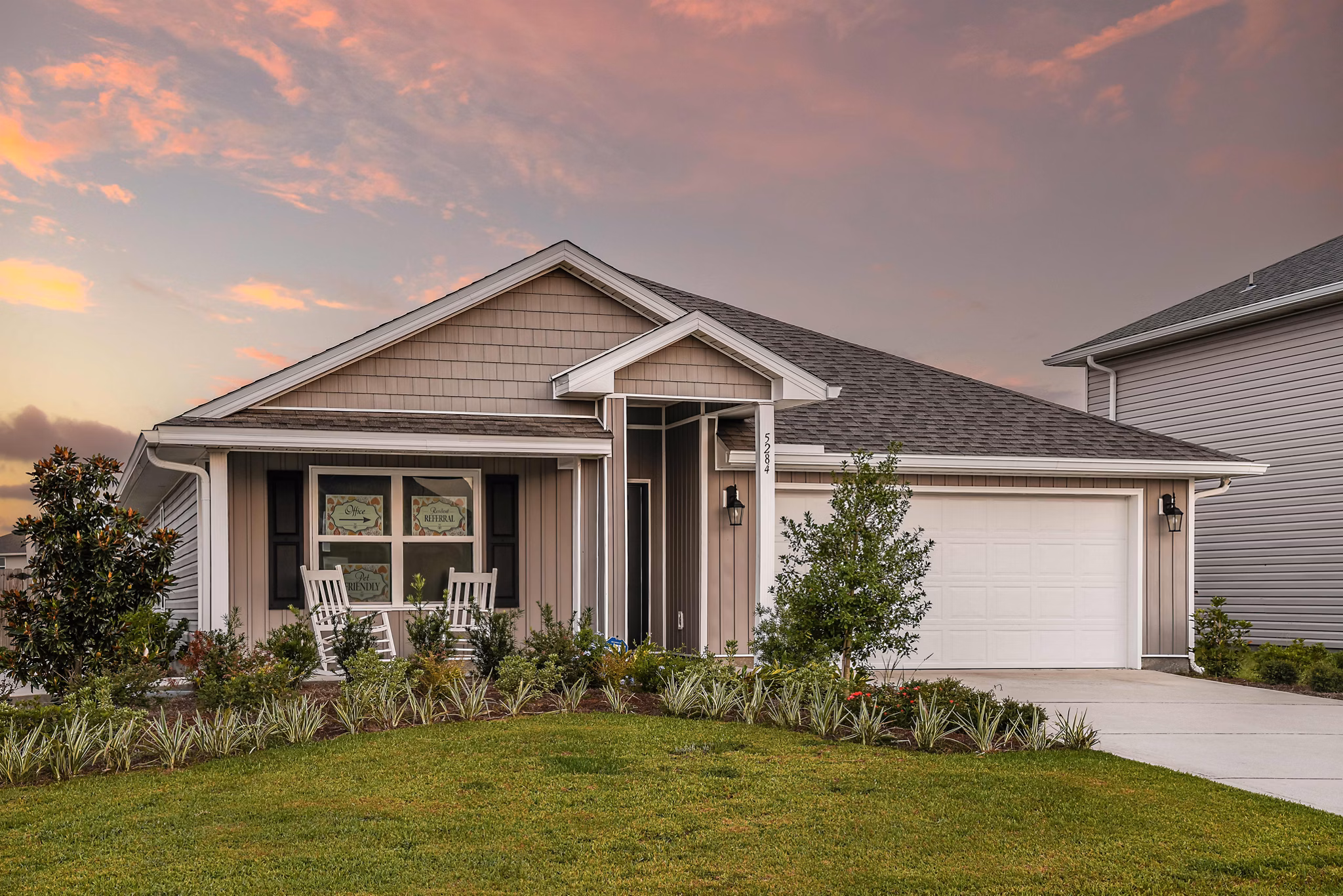 Sunset Village Apartments: Modern of luxury apartments in picturesque neighborhood